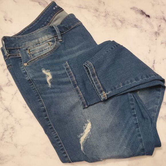 Plus size! Medium Wash Ripped Skinny Jeans - Picture 2 of 3